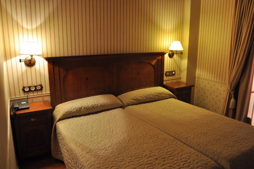 Hotel Bocale Sallent de Gállego Zimmer foto